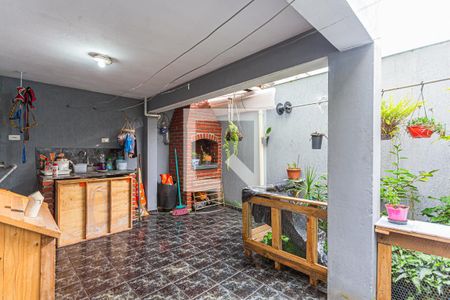 Casa à venda com 194m², 3 quartos e 2 vagas Casa à venda com 194m², 3 quartos e 2 vagasQuintal Fundos