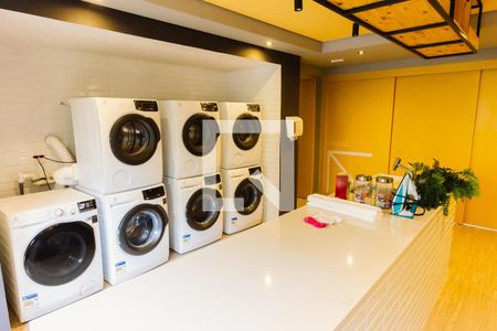 Studio para alugar com 30m², 1 quarto e 1 vaga Studio para alugar com 30m², 1 quarto e 1 vagaLavanderia