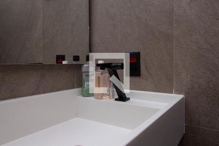 Apartamento à venda com 70m², 2 quartos e 1 vaga Apartamento à venda com 70m², 2 quartos e 1 vagaBanheiro Suíte