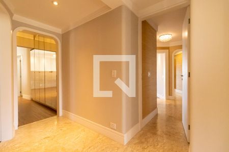 Apartamento para alugar com 229m², 4 quartos e 4 vagas Apartamento para alugar com 229m², 4 quartos e 4 vagasCorredor