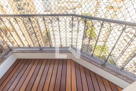 Apartamento para alugar com 229m², 4 quartos e 4 vagas Apartamento para alugar com 229m², 4 quartos e 4 vagasVaranda da Suíte 4