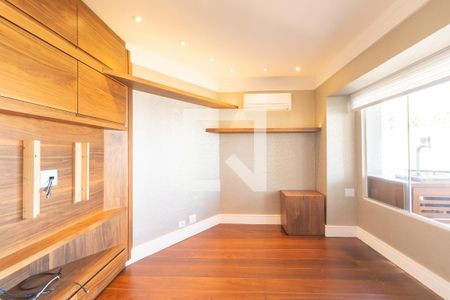 Apartamento para alugar com 229m², 4 quartos e 4 vagas Apartamento para alugar com 229m², 4 quartos e 4 vagasSala de TV