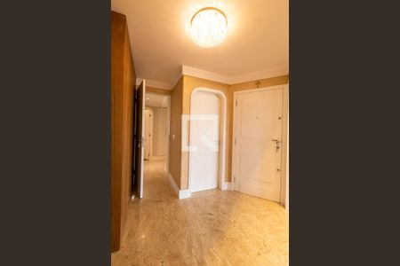 Apartamento para alugar com 229m², 4 quartos e 4 vagas Apartamento para alugar com 229m², 4 quartos e 4 vagasCorredor