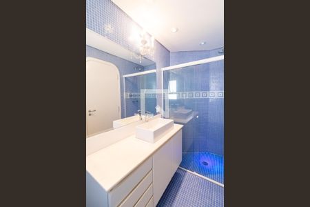 Apartamento para alugar com 229m², 4 quartos e 4 vagas Apartamento para alugar com 229m², 4 quartos e 4 vagasBanheiro da Suíte 3