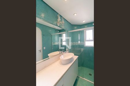 Apartamento para alugar com 229m², 4 quartos e 4 vagas Apartamento para alugar com 229m², 4 quartos e 4 vagasBanheiro da Suíte 2