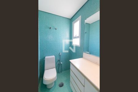 Apartamento para alugar com 229m², 4 quartos e 4 vagas Apartamento para alugar com 229m², 4 quartos e 4 vagasBanheiro da Suíte 2