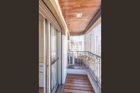 Apartamento para alugar com 229m², 4 quartos e 4 vagas Apartamento para alugar com 229m², 4 quartos e 4 vagasVaranda da Suíte 4