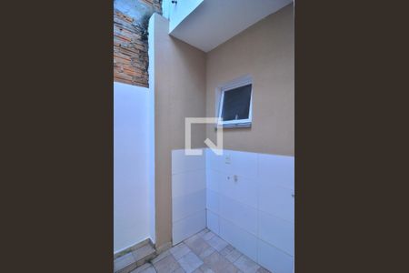 Casa de condomínio à venda com 52m², 2 quartos e 1 vagaÁrea de serviço