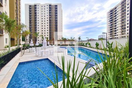 Apartamento à venda com 48m², 2 quartos e sem vaga Apartamento à venda com 48m², 2 quartos e sem vagaÁrea comum - Piscina