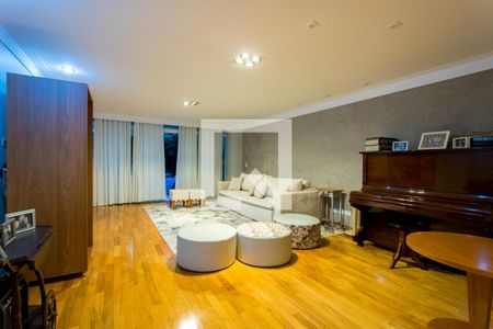 Sala de casa para alugar com 3 quartos, 276m² em Vila Valparaiso, Santo André