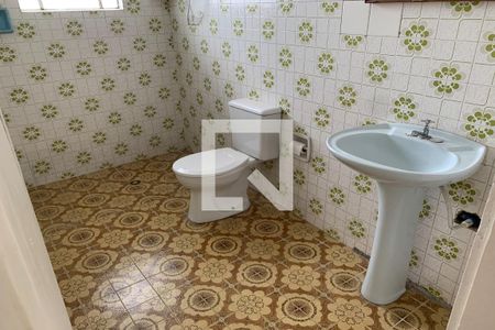 Banheiro de casa para alugar com 1 quarto, 60m² em Vila Osasco, Osasco