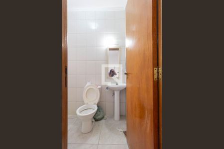Banheiro de serviço de casa para alugar com 3 quartos, 160m² em Jardim Peri, São Paulo