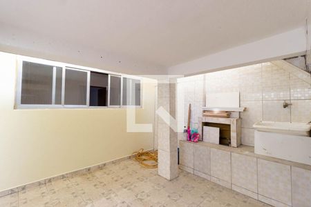 Casa para alugar com 80m², 2 quartos e 1 vagaÁrea de serviço