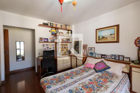 Apartamento à venda com 302m², 3 quartos e 2 vagas Apartamento à venda com 302m², 3 quartos e 2 vagasSuíte