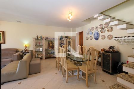 Apartamento à venda com 302m², 3 quartos e 2 vagas Apartamento à venda com 302m², 3 quartos e 2 vagasSala de Jantar