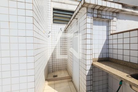 Apartamento à venda com 302m², 3 quartos e 2 vagas Apartamento à venda com 302m², 3 quartos e 2 vagasPiscina