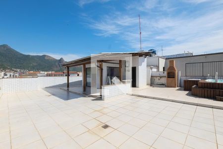 Apartamento à venda com 302m², 3 quartos e 2 vagas Apartamento à venda com 302m², 3 quartos e 2 vagasPiscina