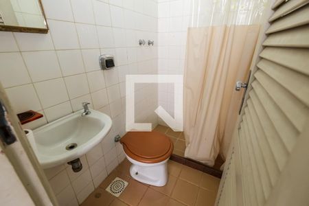 Apartamento à venda com 302m², 3 quartos e 2 vagas Apartamento à venda com 302m², 3 quartos e 2 vagasBanheiro de Serviço