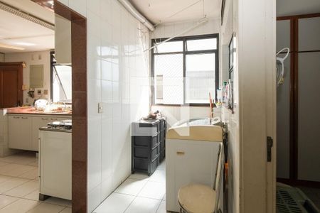 Apartamento à venda com 302m², 3 quartos e 2 vagas Apartamento à venda com 302m², 3 quartos e 2 vagasÁrea de Serviço