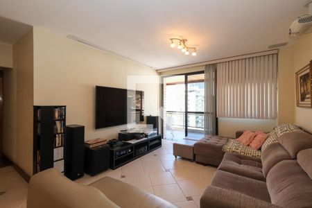 Apartamento à venda com 302m², 3 quartos e 2 vagas Apartamento à venda com 302m², 3 quartos e 2 vagasSala de TV