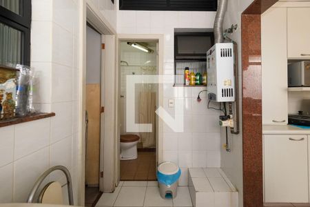 Apartamento à venda com 302m², 3 quartos e 2 vagas Apartamento à venda com 302m², 3 quartos e 2 vagasÁrea de Serviço