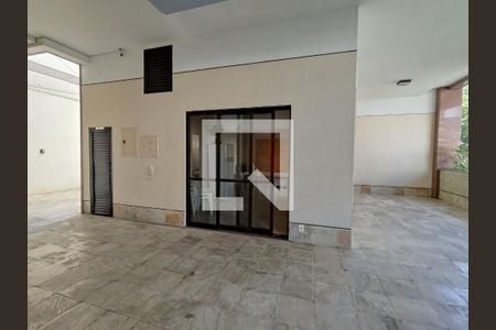 Apartamento à venda com 302m², 3 quartos e 2 vagas Apartamento à venda com 302m², 3 quartos e 2 vagasÁrea comum - Salão de festas