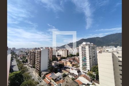 Apartamento à venda com 302m², 3 quartos e 2 vagas Apartamento à venda com 302m², 3 quartos e 2 vagasVista