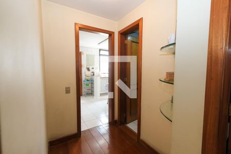 Apartamento à venda com 302m², 3 quartos e 2 vagas Apartamento à venda com 302m², 3 quartos e 2 vagasCorredor