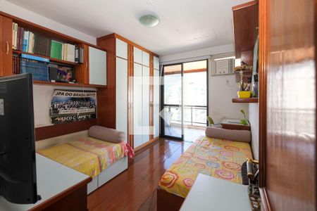 Apartamento à venda com 302m², 3 quartos e 2 vagas Apartamento à venda com 302m², 3 quartos e 2 vagasQuarto 1