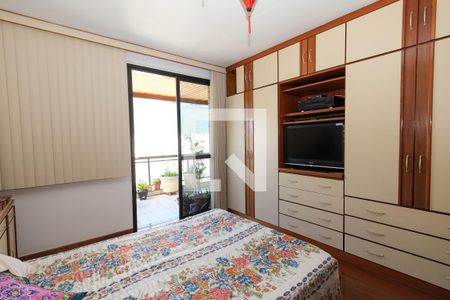 Apartamento à venda com 302m², 3 quartos e 2 vagas Apartamento à venda com 302m², 3 quartos e 2 vagasSuíte
