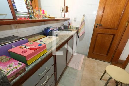 Apartamento à venda com 302m², 3 quartos e 2 vagas Apartamento à venda com 302m², 3 quartos e 2 vagasBanheiro da Suíte