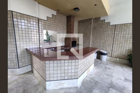 Apartamento à venda com 302m², 3 quartos e 2 vagas Apartamento à venda com 302m², 3 quartos e 2 vagasÁrea comum - Churrasqueira