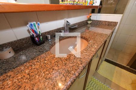 Apartamento à venda com 302m², 3 quartos e 2 vagas Apartamento à venda com 302m², 3 quartos e 2 vagasBanheiro Corredor