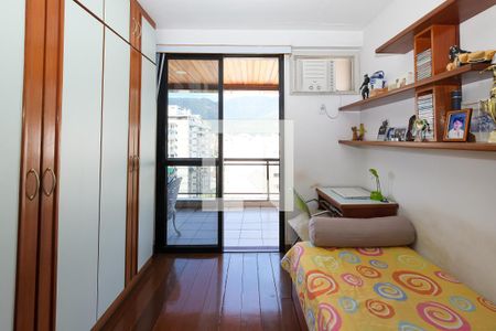 Apartamento à venda com 302m², 3 quartos e 2 vagas Apartamento à venda com 302m², 3 quartos e 2 vagasQuarto 1