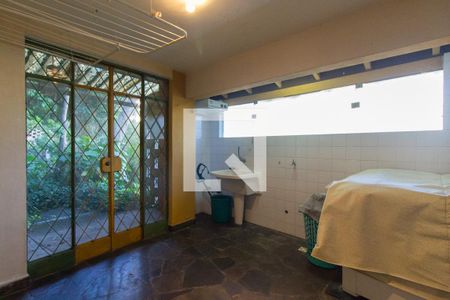 Casa à venda com 450m², 3 quartos e 3 vagasÁrea de Serviço