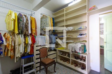 Casa à venda com 450m², 3 quartos e 3 vagasCloset Suite 1