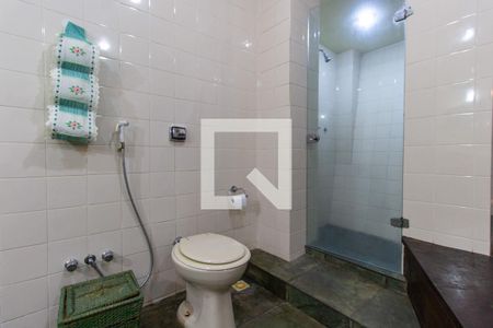 Casa à venda com 450m², 3 quartos e 3 vagasBanheiro Suite 1