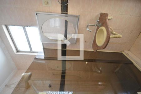 Casa de condomínio à venda com 180m², 3 quartos e sem vagaBanheiro da Suíte