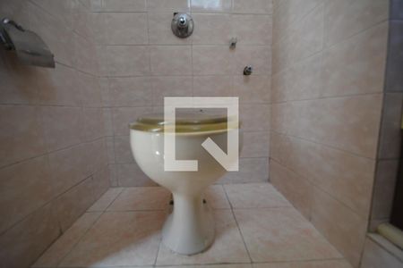 Casa de condomínio à venda com 180m², 3 quartos e sem vagaBanheiro da Suíte