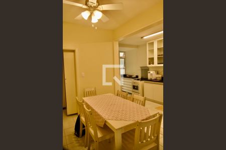 Apartamento à venda com 210m², 3 quartos e 1 vaga Apartamento à venda com 210m², 3 quartos e 1 vagaCozinha