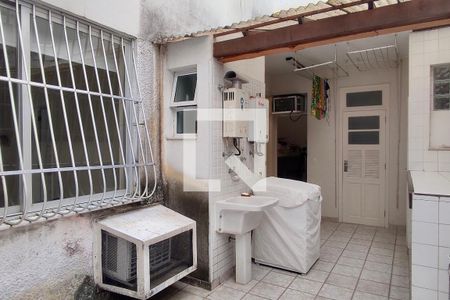 Apartamento à venda com 210m², 3 quartos e 1 vaga Apartamento à venda com 210m², 3 quartos e 1 vagaÁrea de Serviço