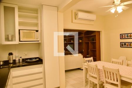 Apartamento à venda com 210m², 3 quartos e 1 vaga Apartamento à venda com 210m², 3 quartos e 1 vagaCozinha