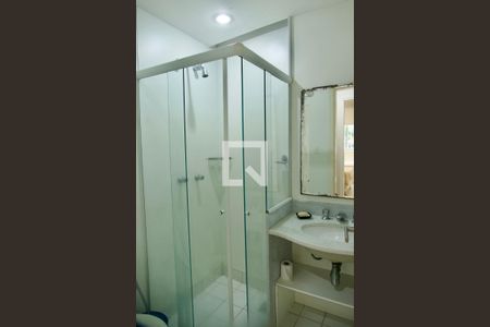 Apartamento à venda com 210m², 3 quartos e 1 vaga Apartamento à venda com 210m², 3 quartos e 1 vagaBanheiro