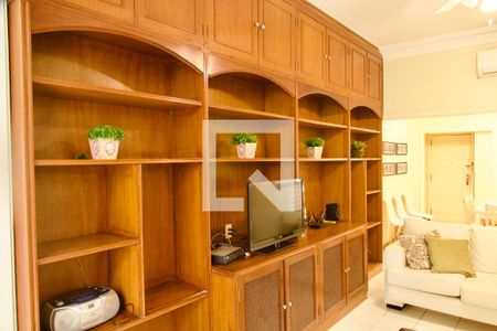 Apartamento à venda com 210m², 3 quartos e 1 vaga Apartamento à venda com 210m², 3 quartos e 1 vagaSala