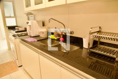 Apartamento à venda com 210m², 3 quartos e 1 vaga Apartamento à venda com 210m², 3 quartos e 1 vagaCozinha