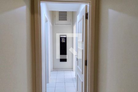 Apartamento à venda com 210m², 3 quartos e 1 vaga Apartamento à venda com 210m², 3 quartos e 1 vagaCorredor