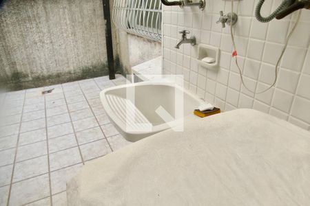 Apartamento à venda com 210m², 3 quartos e 1 vaga Apartamento à venda com 210m², 3 quartos e 1 vagaÁrea de Serviço