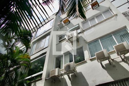 Apartamento à venda com 210m², 3 quartos e 1 vaga Apartamento à venda com 210m², 3 quartos e 1 vagaFachada