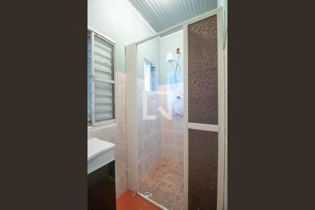 Banheiro de kitnet/studio para alugar com 1 quarto, 30m² em Partenon, Porto Alegre