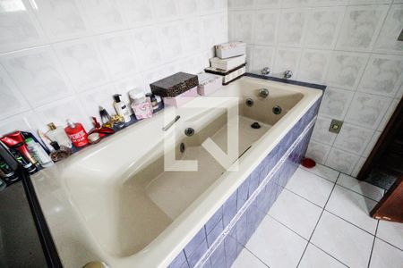 Casa à venda com 352m², 5 quartos e 6 vagasSuíte